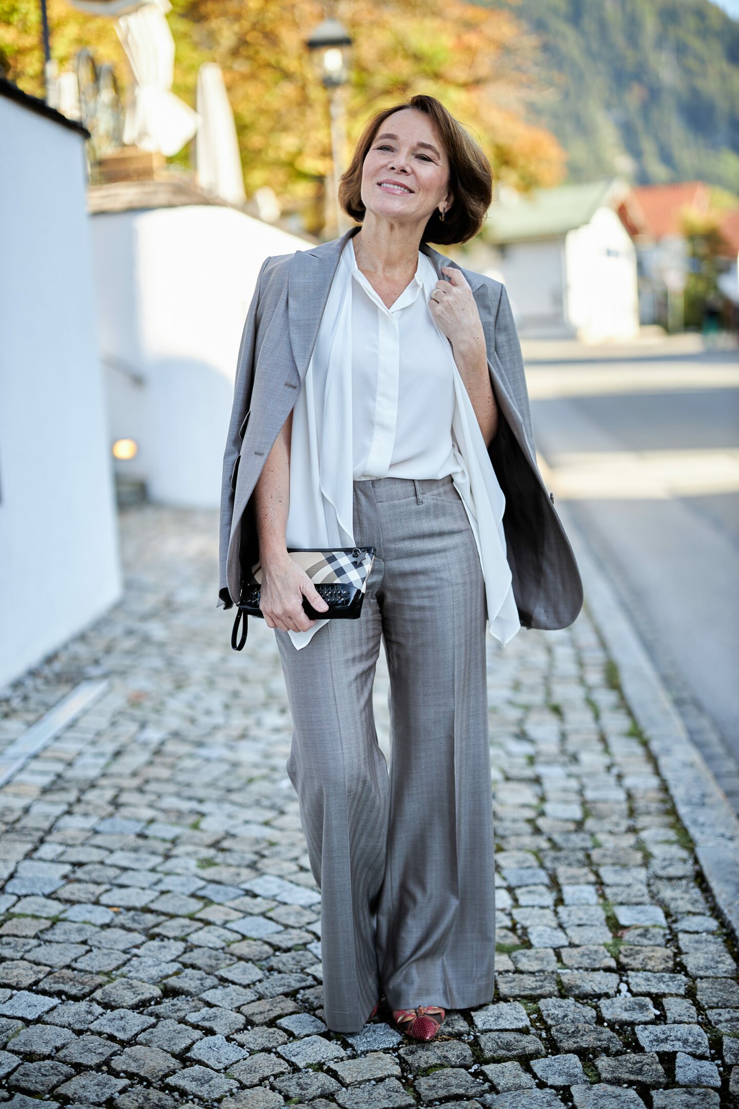 Mein eleganter Look in Secondhandkleidung. Nicht verstaubt und abgetragen, sondern nachhaltig und aktuell!