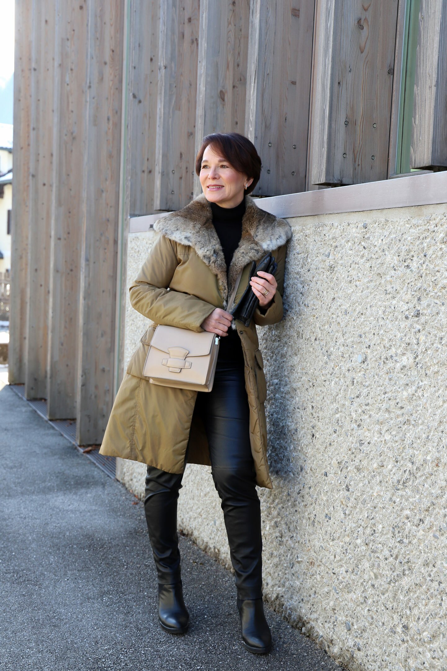 LadyofStyle Lieblingslook Herbstlook Winterlook Daunenmantel Wintermantel Lederleggings 50plus